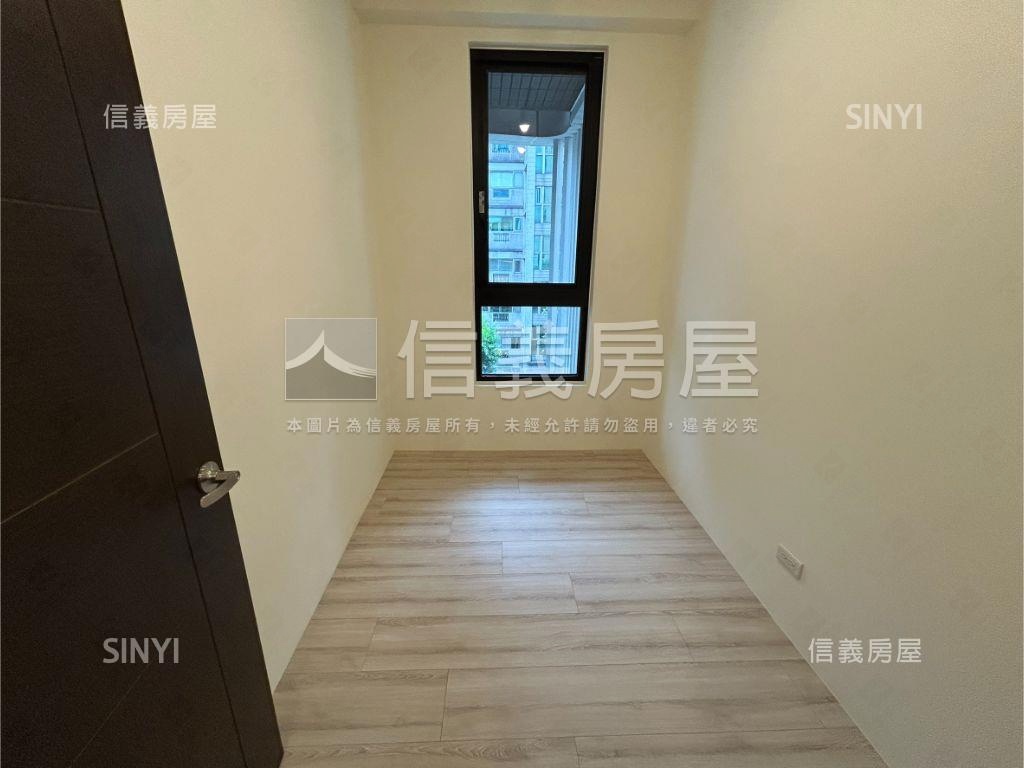 御中央四房邊間美屋房屋室內格局與周邊環境