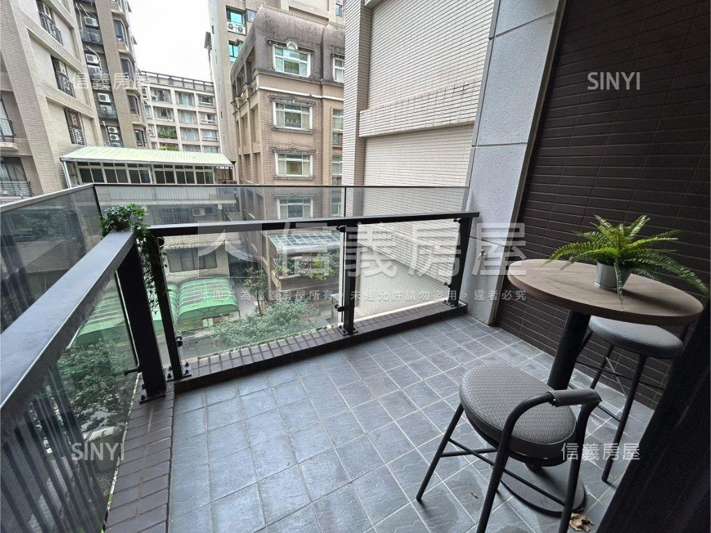 御中央四房邊間美屋房屋室內格局與周邊環境