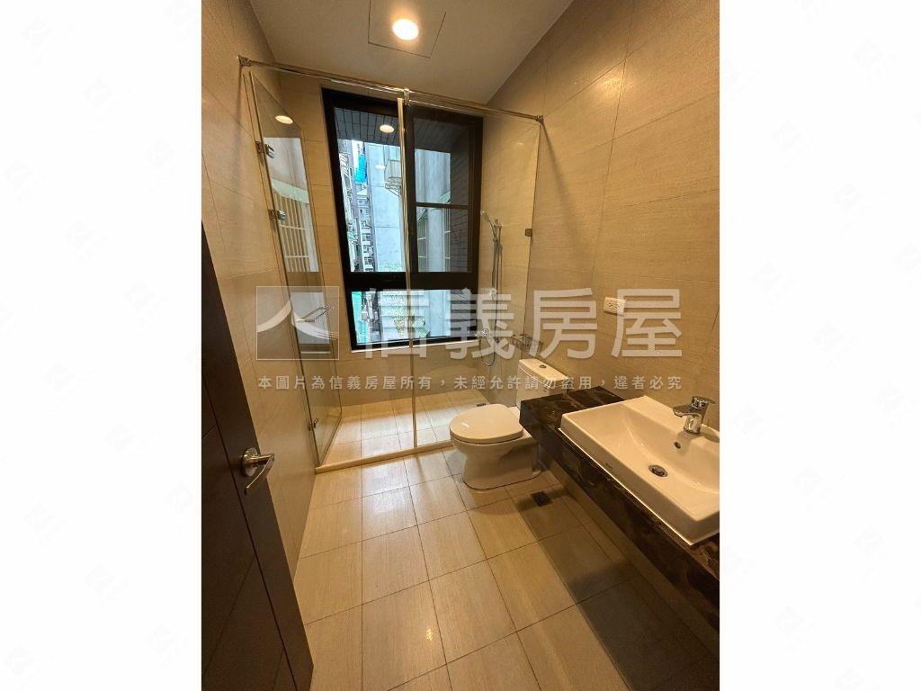 御中央四房邊間美屋房屋室內格局與周邊環境