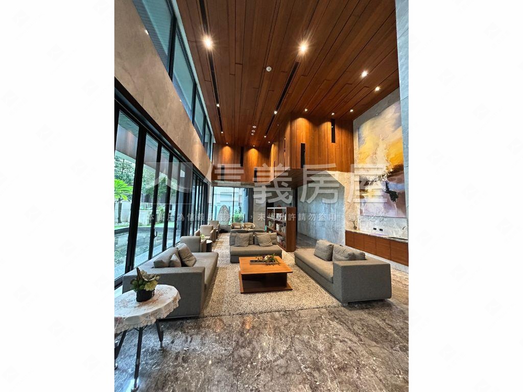 御中央四房邊間美屋房屋室內格局與周邊環境