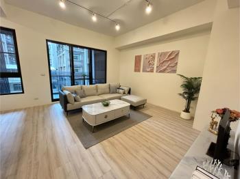 御中央四房邊間美屋