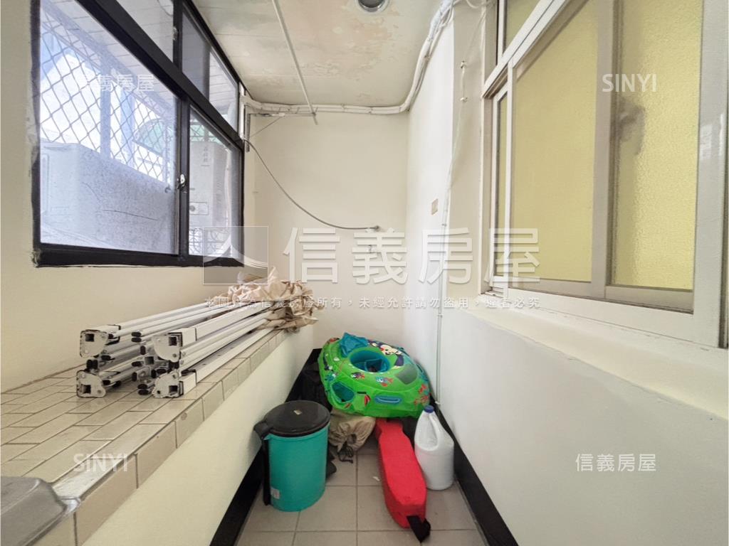 稀有邊間公寓２樓房屋室內格局與周邊環境