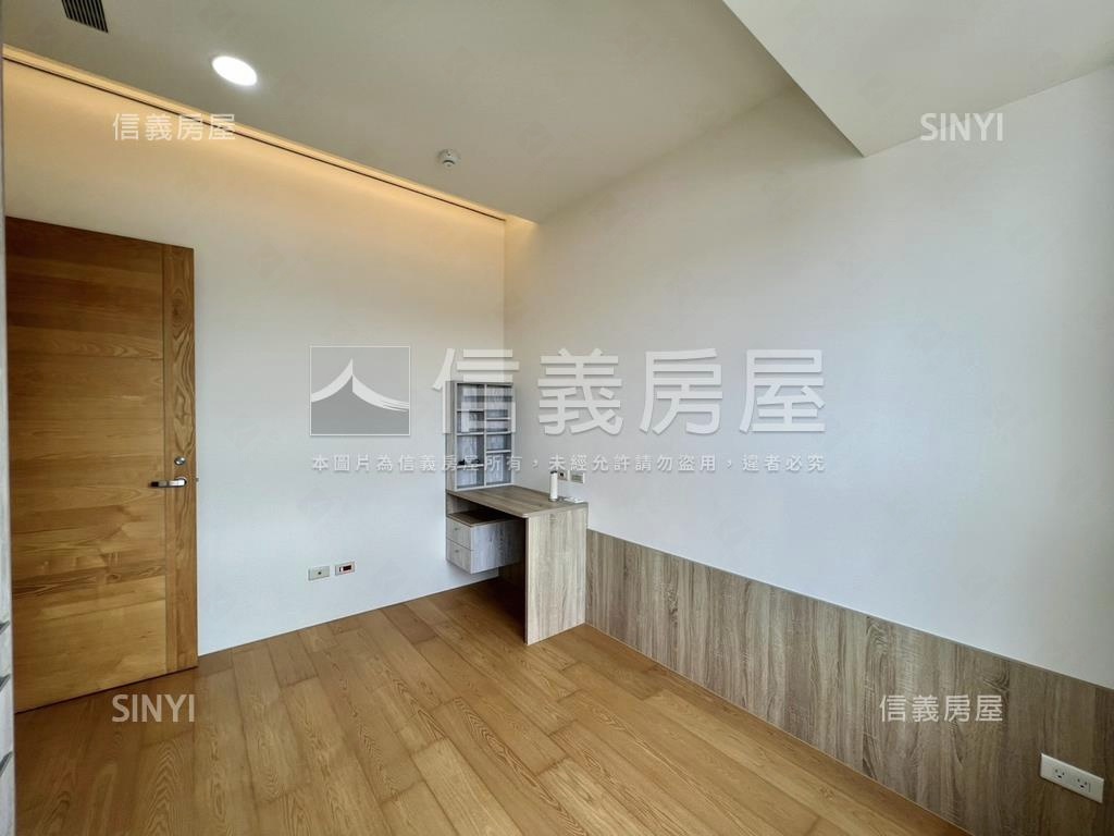 璞園屋久紀三房車位房屋室內格局與周邊環境