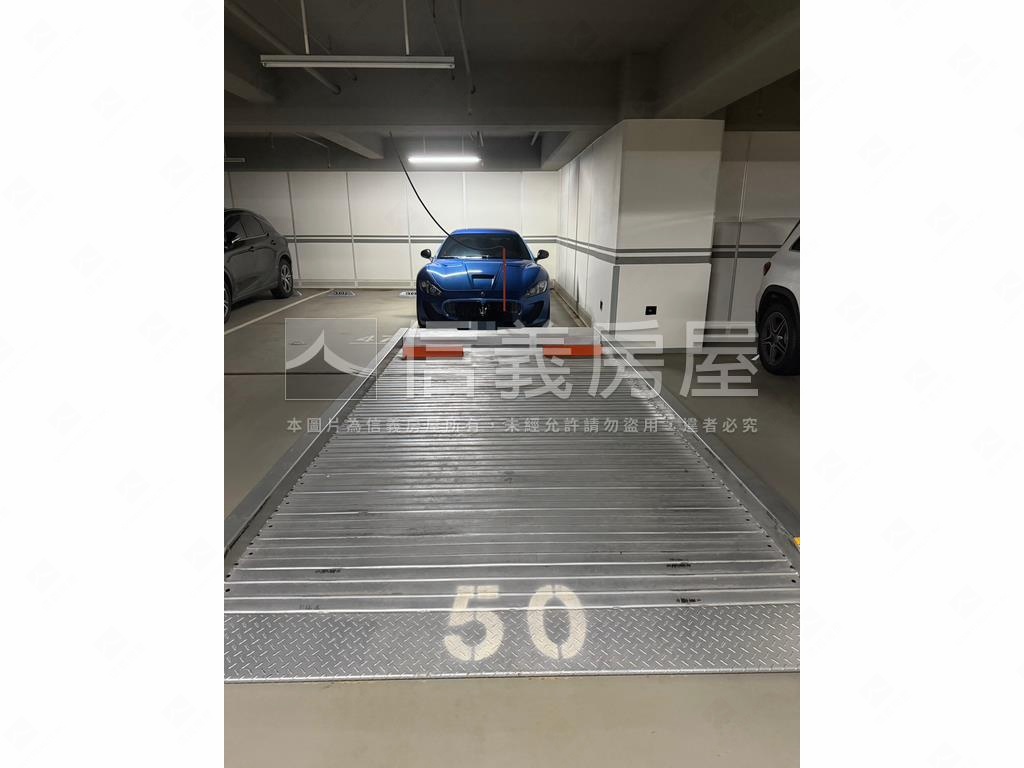 璞園屋久紀三房車位房屋室內格局與周邊環境
