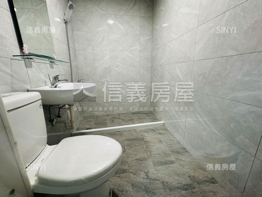 大灣商圈邊間採光孝親車墅房屋室內格局與周邊環境