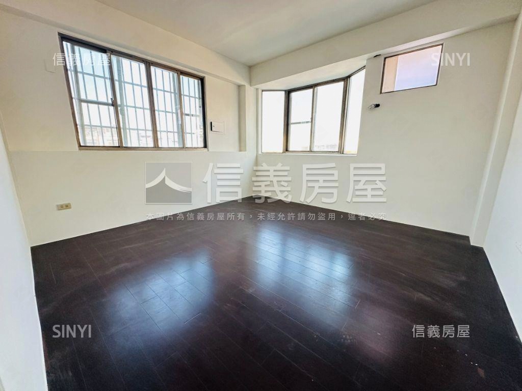 大灣商圈邊間採光孝親車墅房屋室內格局與周邊環境