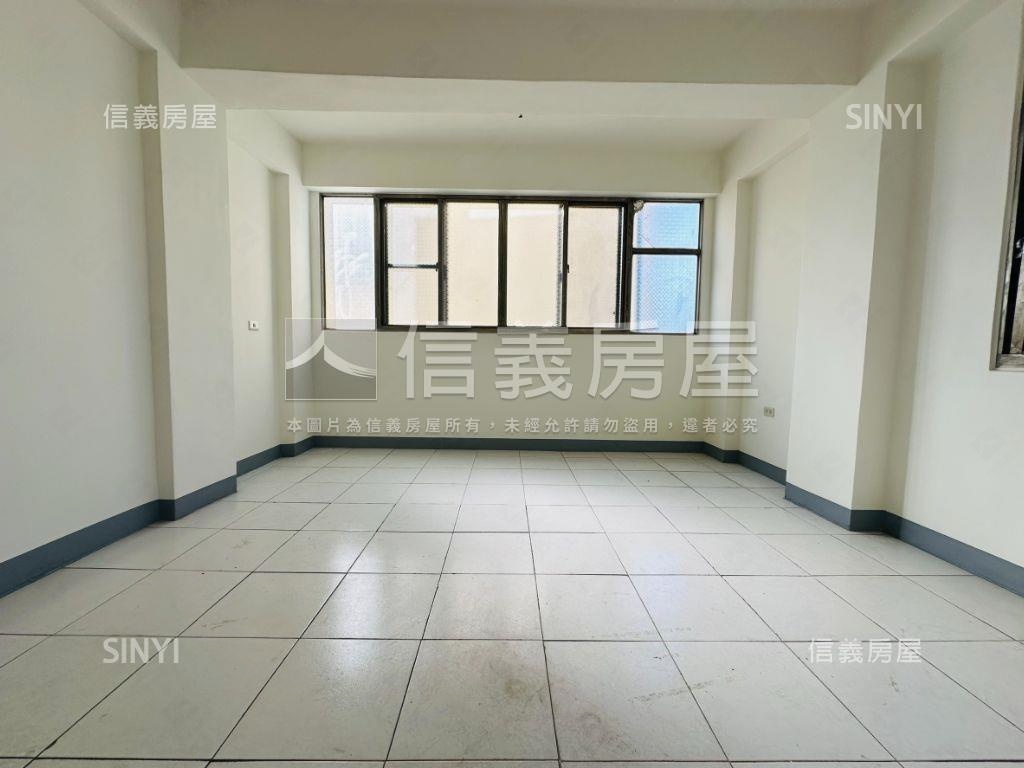 大灣商圈邊間採光孝親車墅房屋室內格局與周邊環境