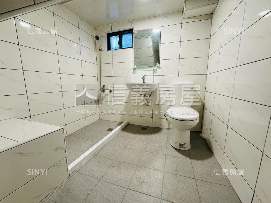 大灣商圈邊間採光孝親車墅房屋室內格局與周邊環境