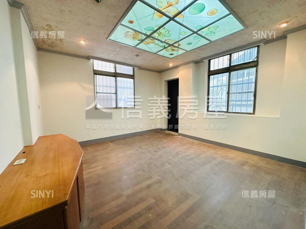 大灣商圈邊間採光孝親車墅房屋室內格局與周邊環境