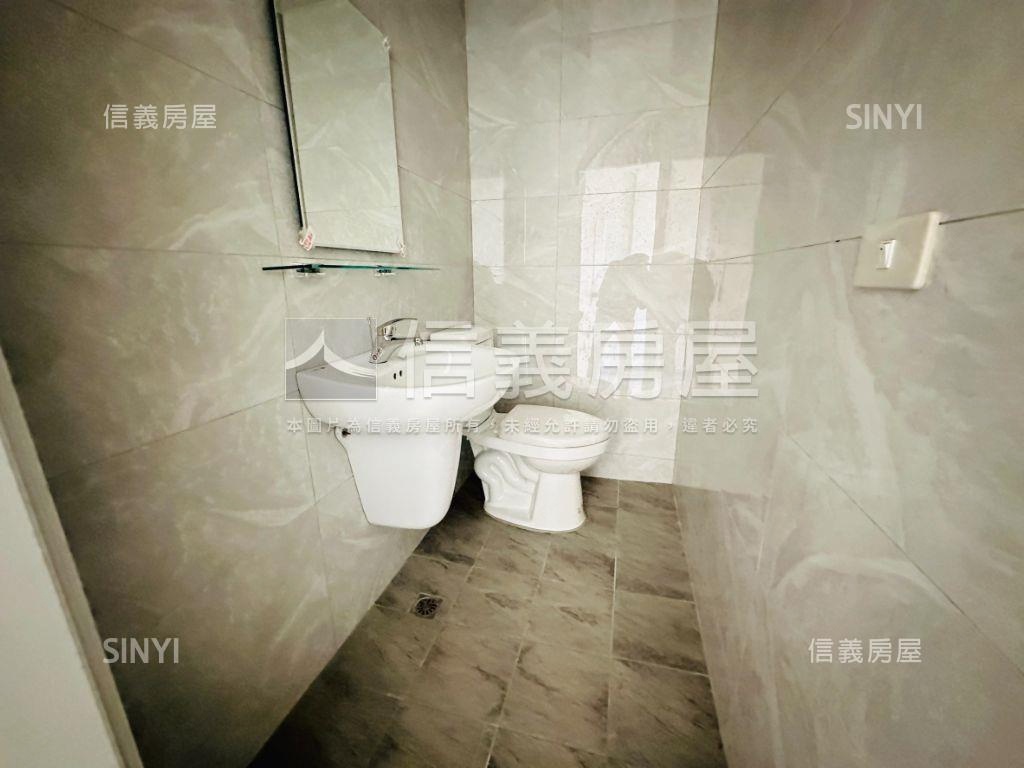 大灣商圈邊間採光孝親車墅房屋室內格局與周邊環境