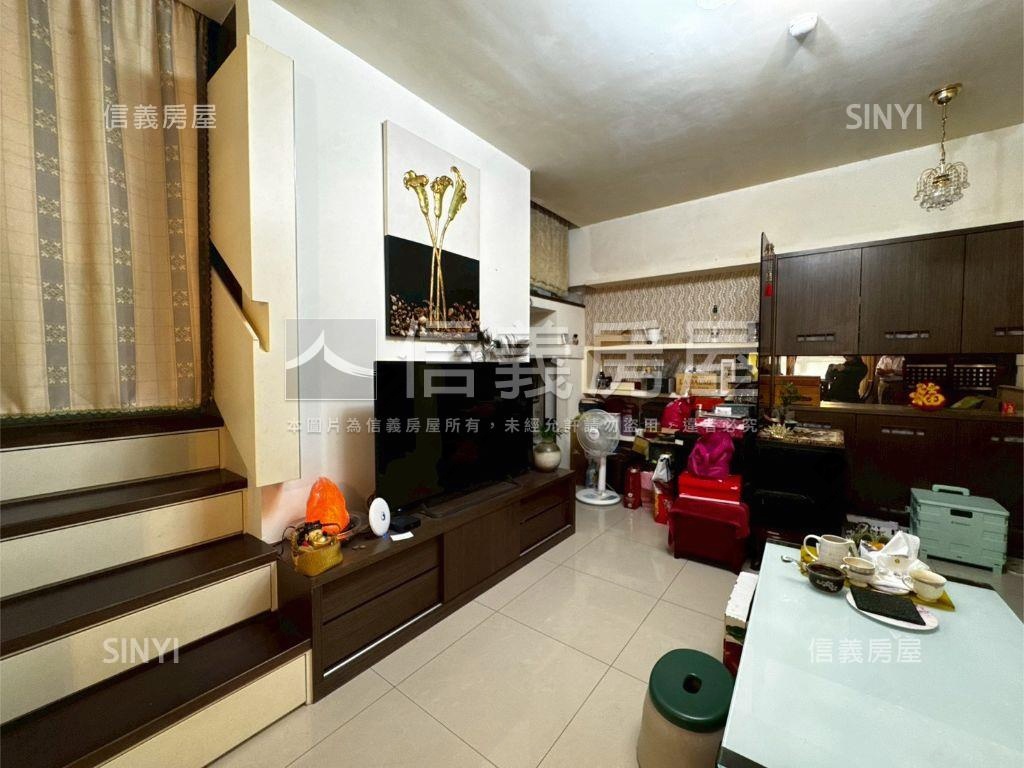 Ａ９三井旁一房大空間房屋室內格局與周邊環境