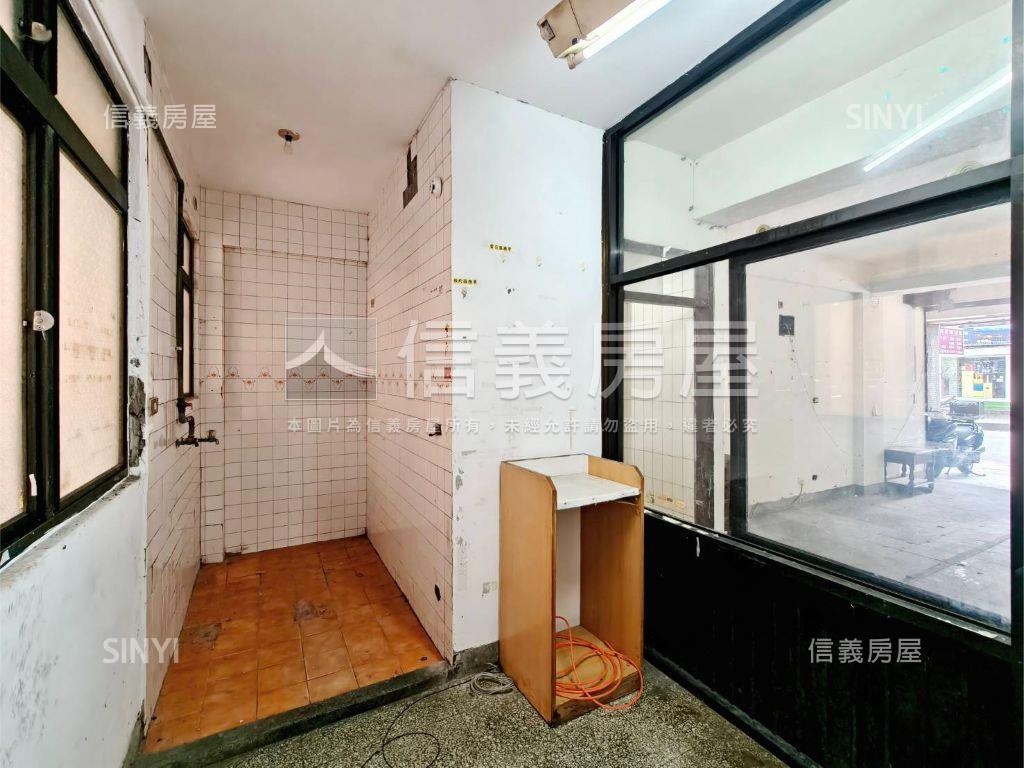 【ＶＲ】捷運邊間小資住辦房屋室內格局與周邊環境