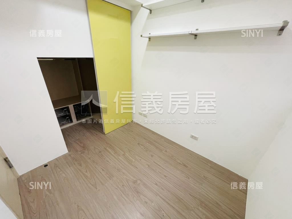 漢皇ＳＵＰＥＲ挑高邊間房屋室內格局與周邊環境