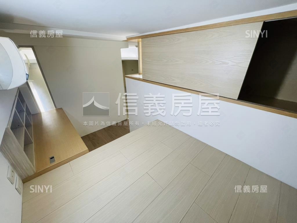 漢皇ＳＵＰＥＲ挑高邊間房屋室內格局與周邊環境