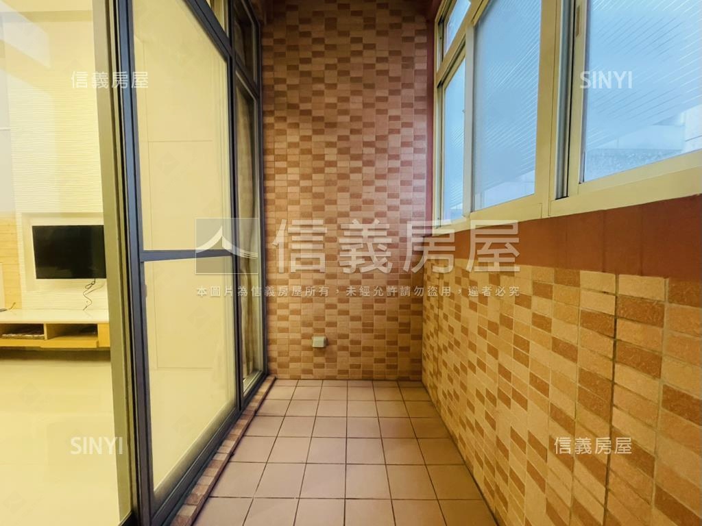 漢皇ＳＵＰＥＲ挑高邊間房屋室內格局與周邊環境