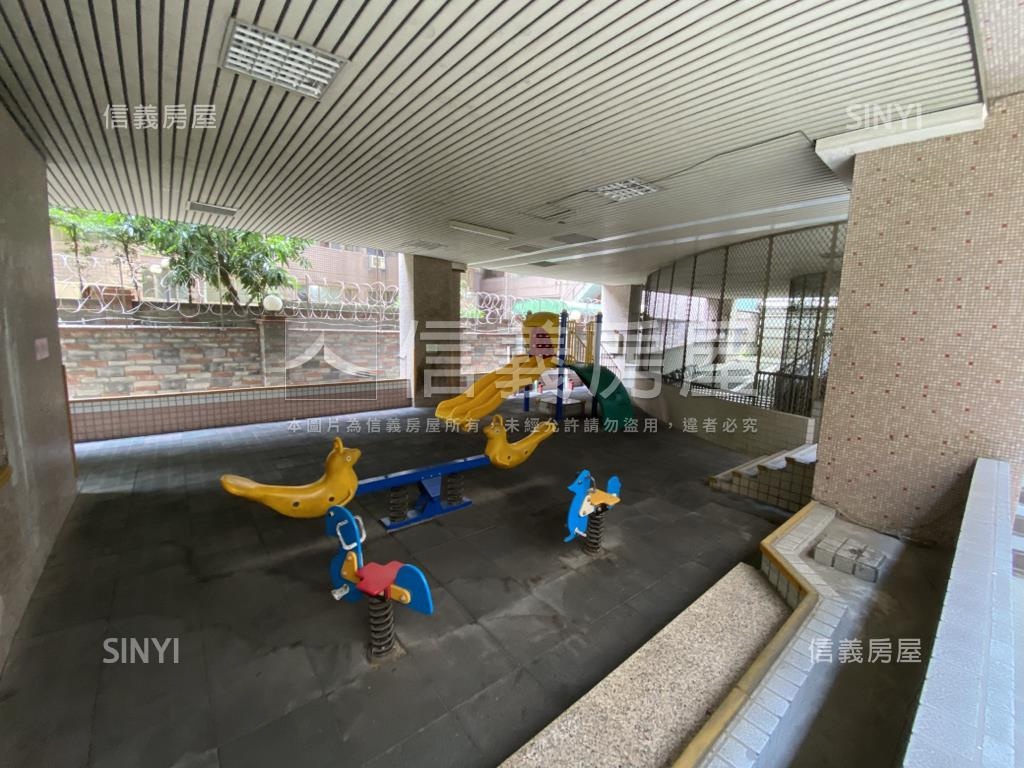 凱撒風景☆朝外四房車位房屋室內格局與周邊環境