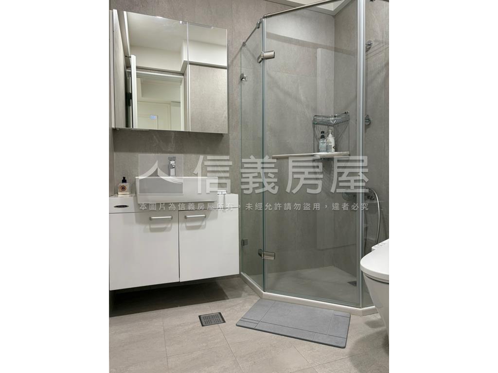 芬蘭極光沐白輕奢房屋室內格局與周邊環境