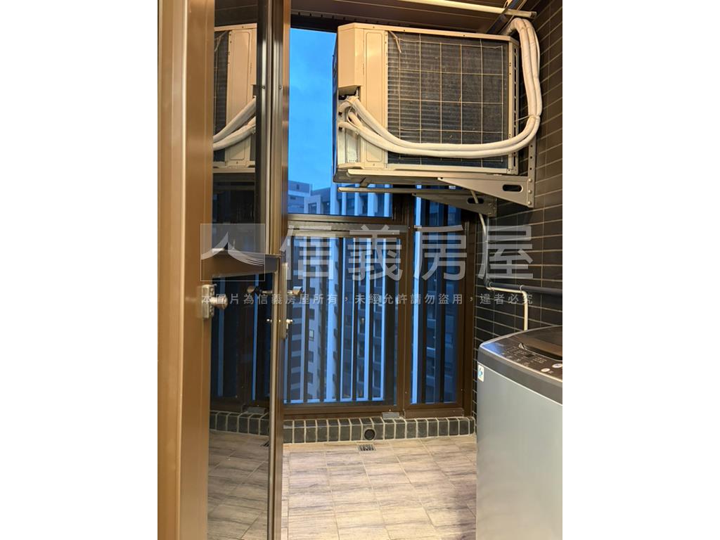 芬蘭極光沐白輕奢房屋室內格局與周邊環境