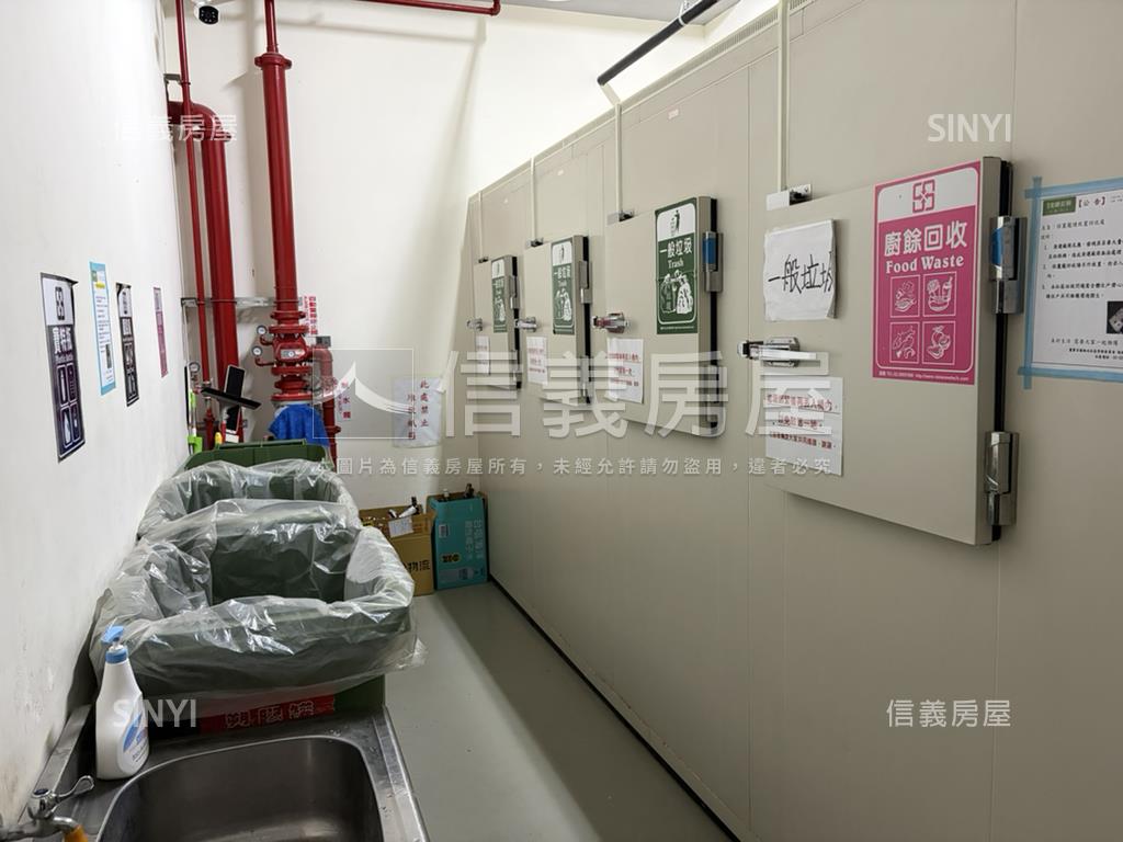 芬蘭極光沐白輕奢房屋室內格局與周邊環境