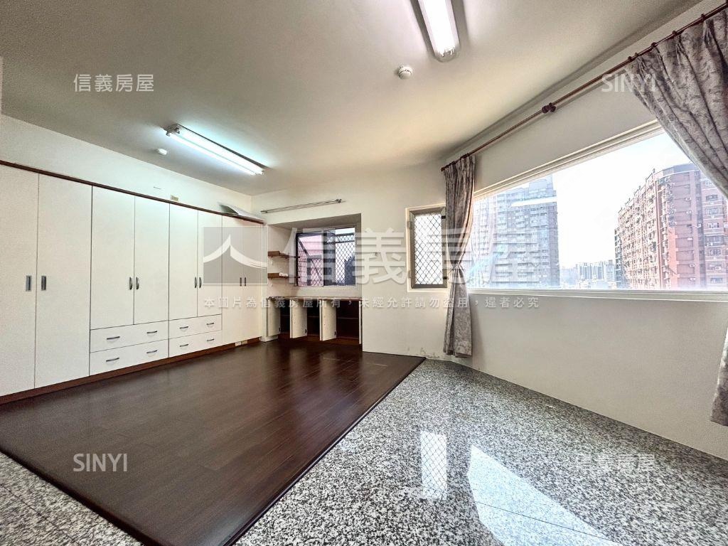 三鐵共站鄰公園大三房車位房屋室內格局與周邊環境