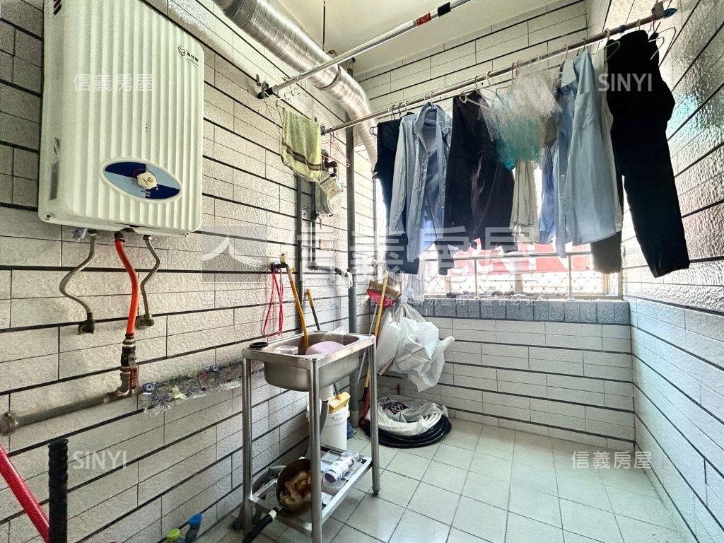 三鐵共站鄰公園大三房車位房屋室內格局與周邊環境