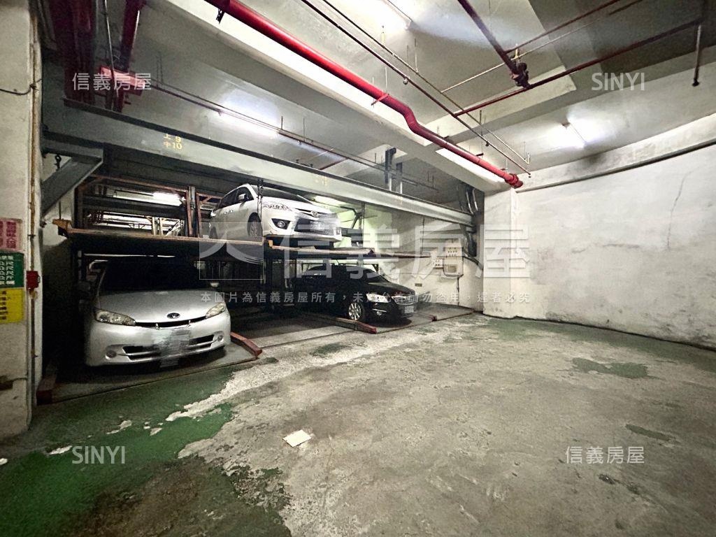 三鐵共站鄰公園大三房車位房屋室內格局與周邊環境