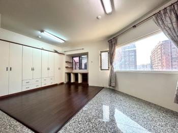 三鐵共站鄰公園大三房車位