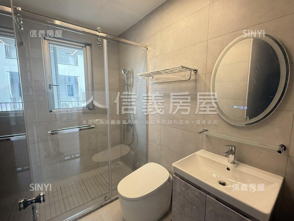 近公園朝南全新三房平車房屋室內格局與周邊環境