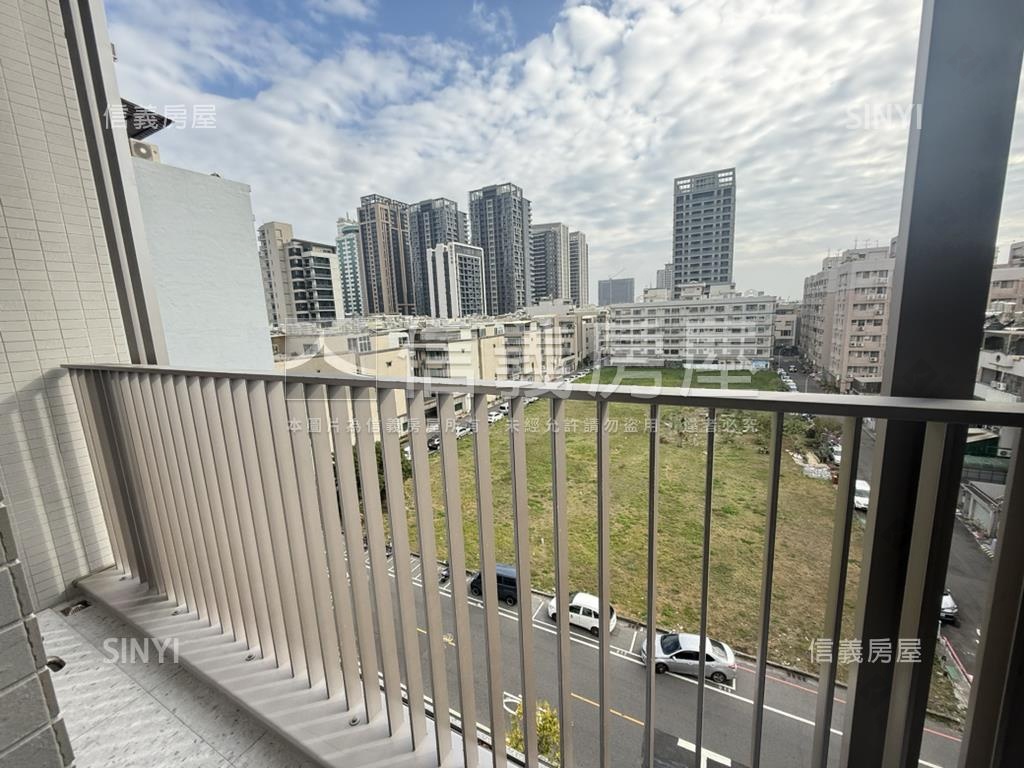 近公園朝南全新三房平車房屋室內格局與周邊環境