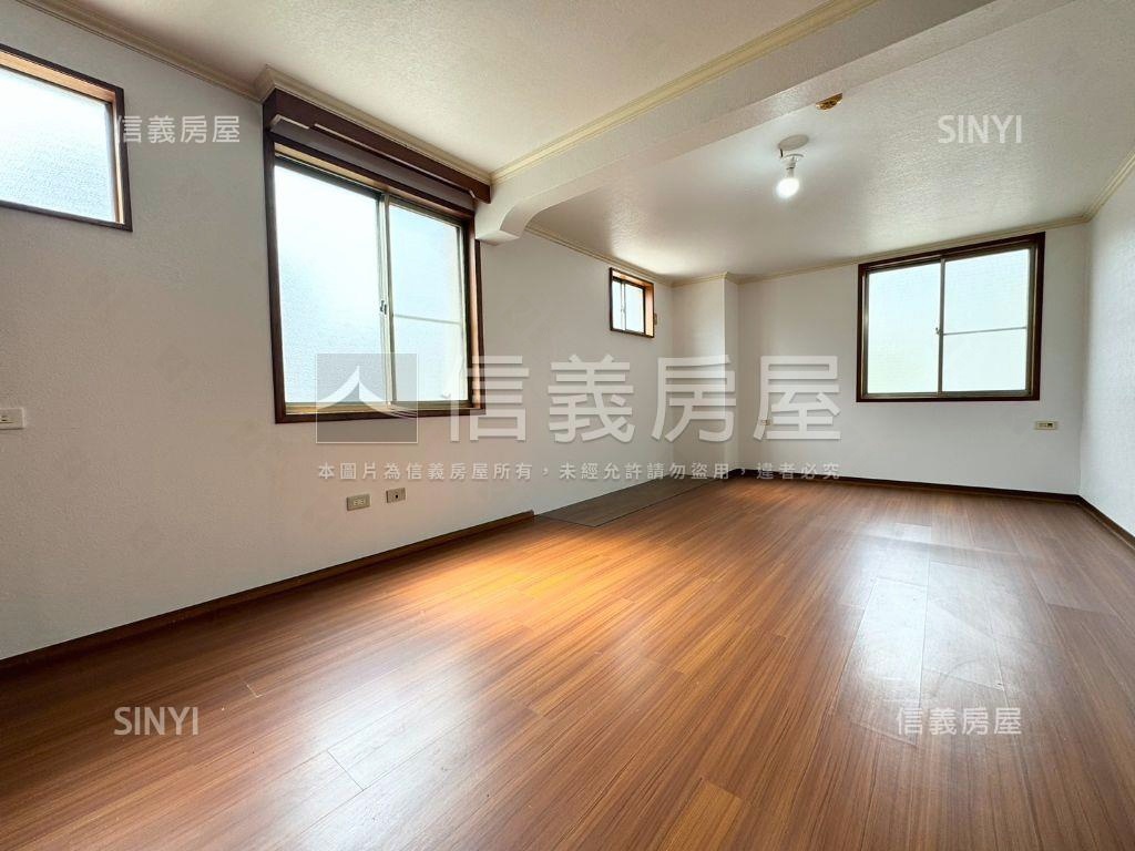 太子建設三房平車房屋室內格局與周邊環境