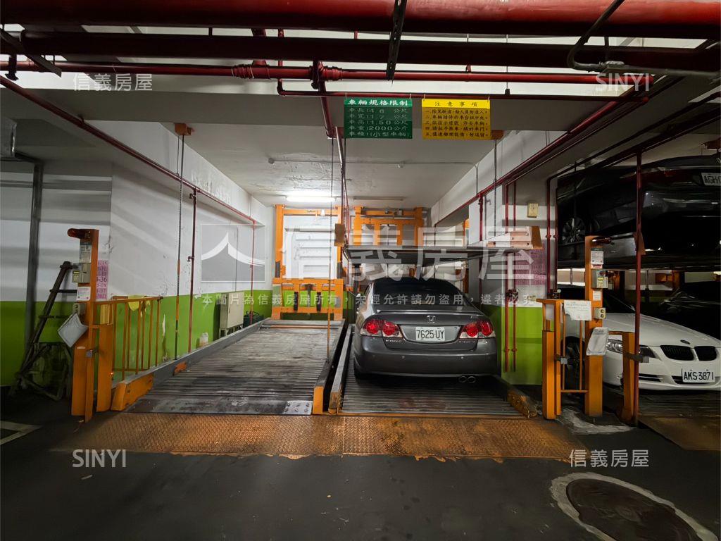 低總天禧名門編號３７車位房屋室內格局與周邊環境