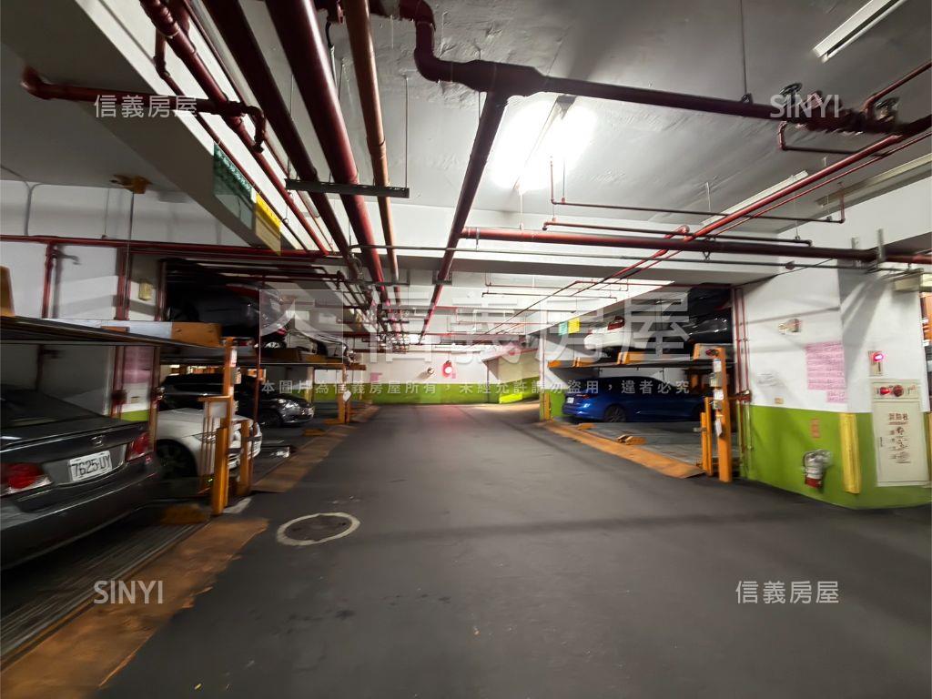 低總天禧名門編號３７車位房屋室內格局與周邊環境