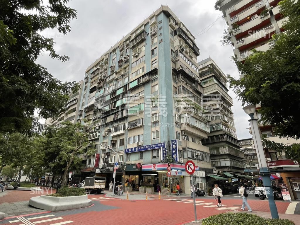 次頂樓國泰景園美宅房屋室內格局與周邊環境