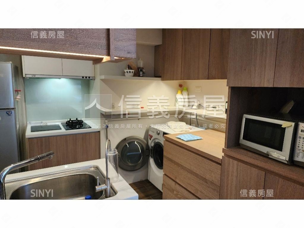 次頂樓國泰景園美宅房屋室內格局與周邊環境