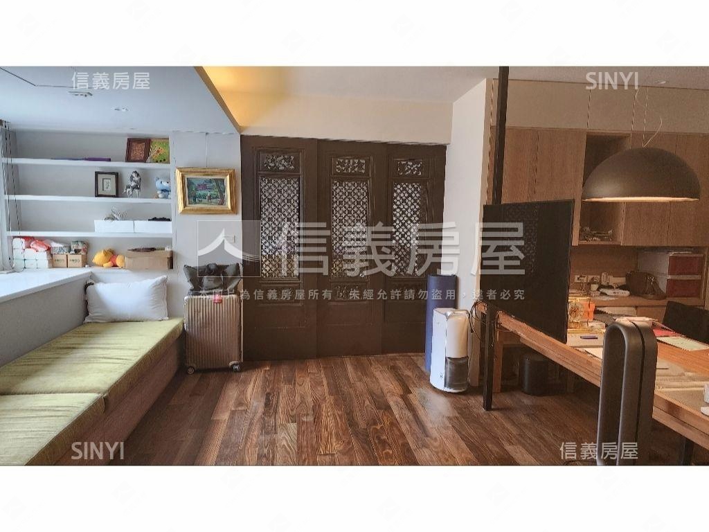 次頂樓國泰景園美宅房屋室內格局與周邊環境