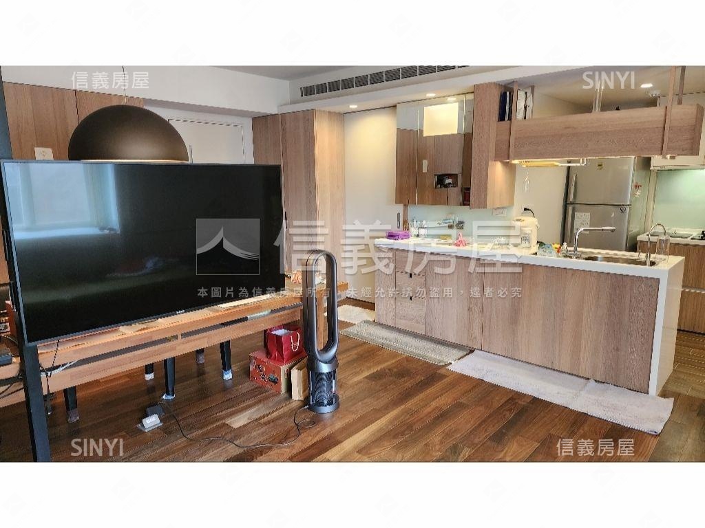 次頂樓國泰景園美宅房屋室內格局與周邊環境