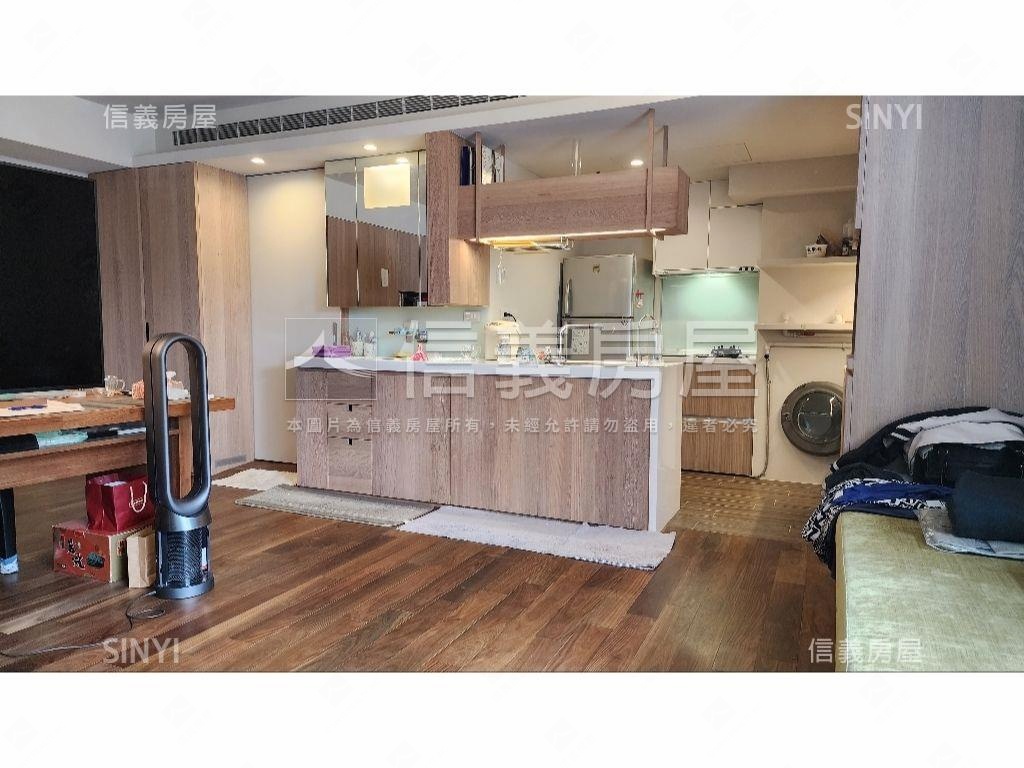 次頂樓國泰景園美宅房屋室內格局與周邊環境