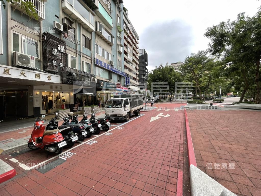 次頂樓國泰景園美宅房屋室內格局與周邊環境