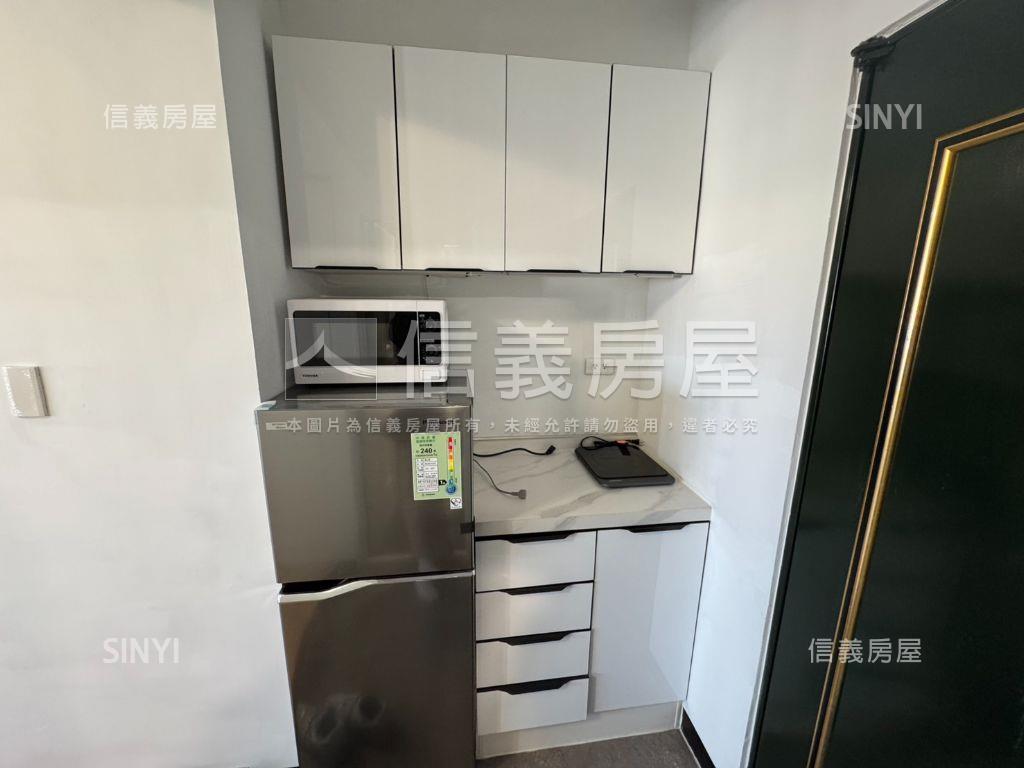 東區│陽光貴族無印風套房房屋室內格局與周邊環境