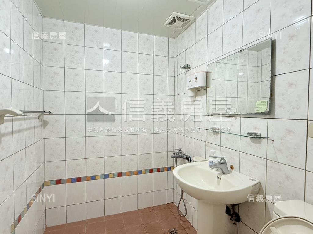 東方山河高樓景觀２房車位房屋室內格局與周邊環境