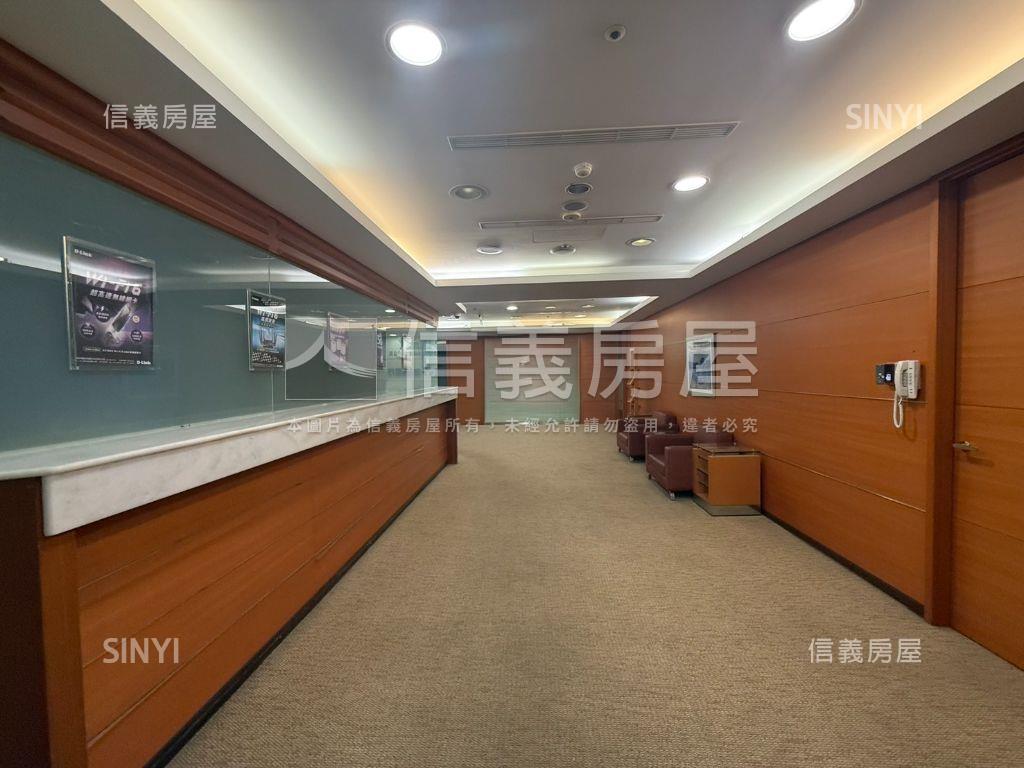 台中企業商辦大坪數看這間房屋室內格局與周邊環境