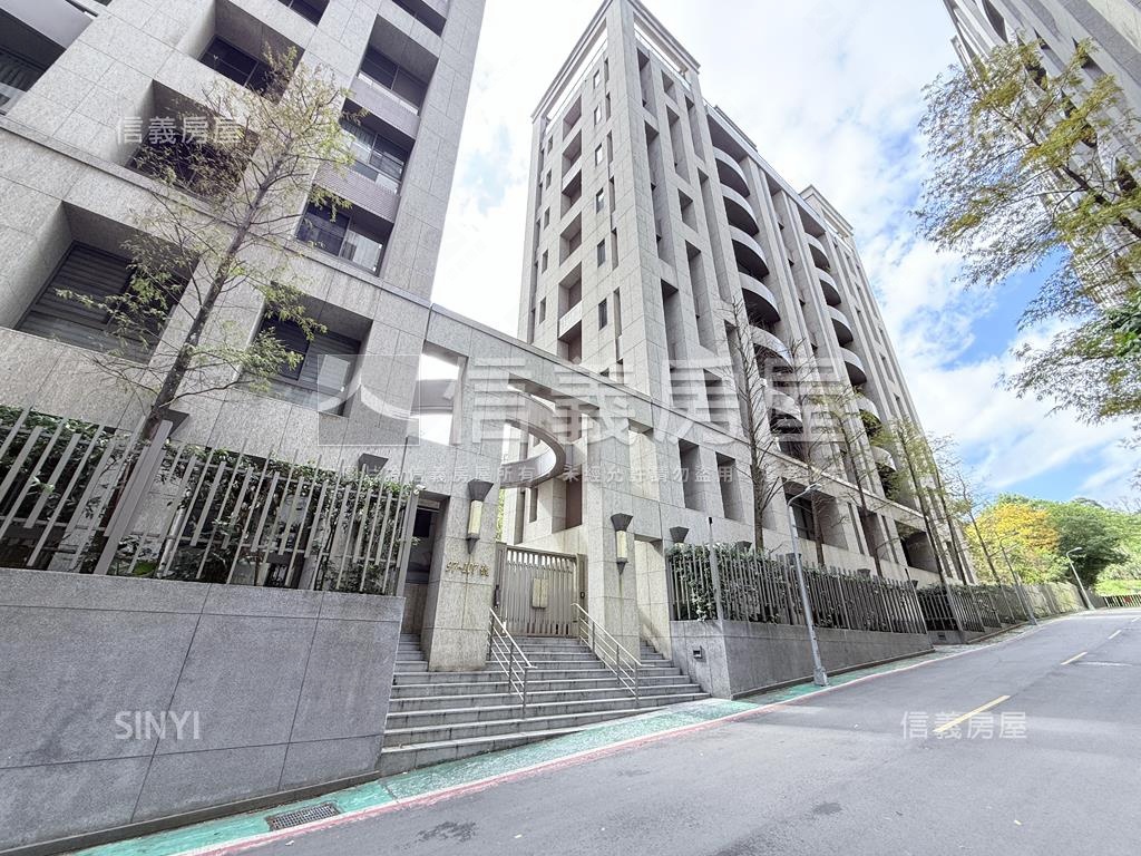 松露三房雙車位房屋室內格局與周邊環境