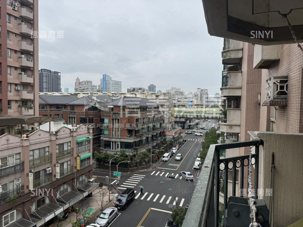 海德堡公園特區四房車位房屋室內格局與周邊環境