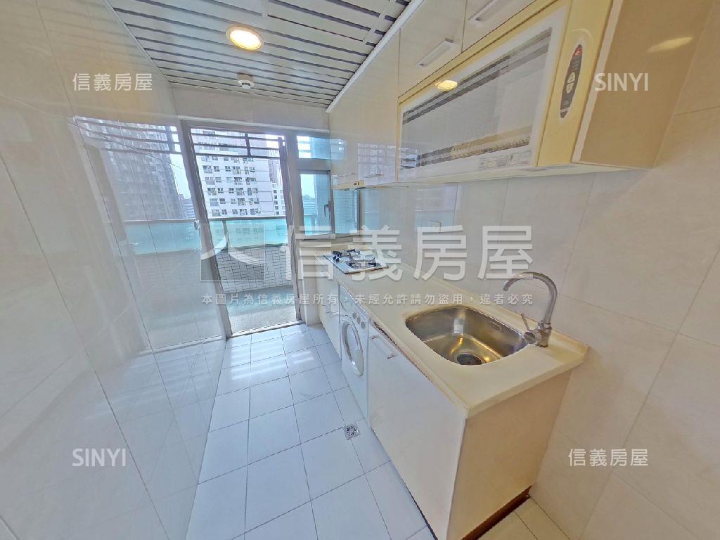 國際會館未住過兩房車位房屋室內格局與周邊環境