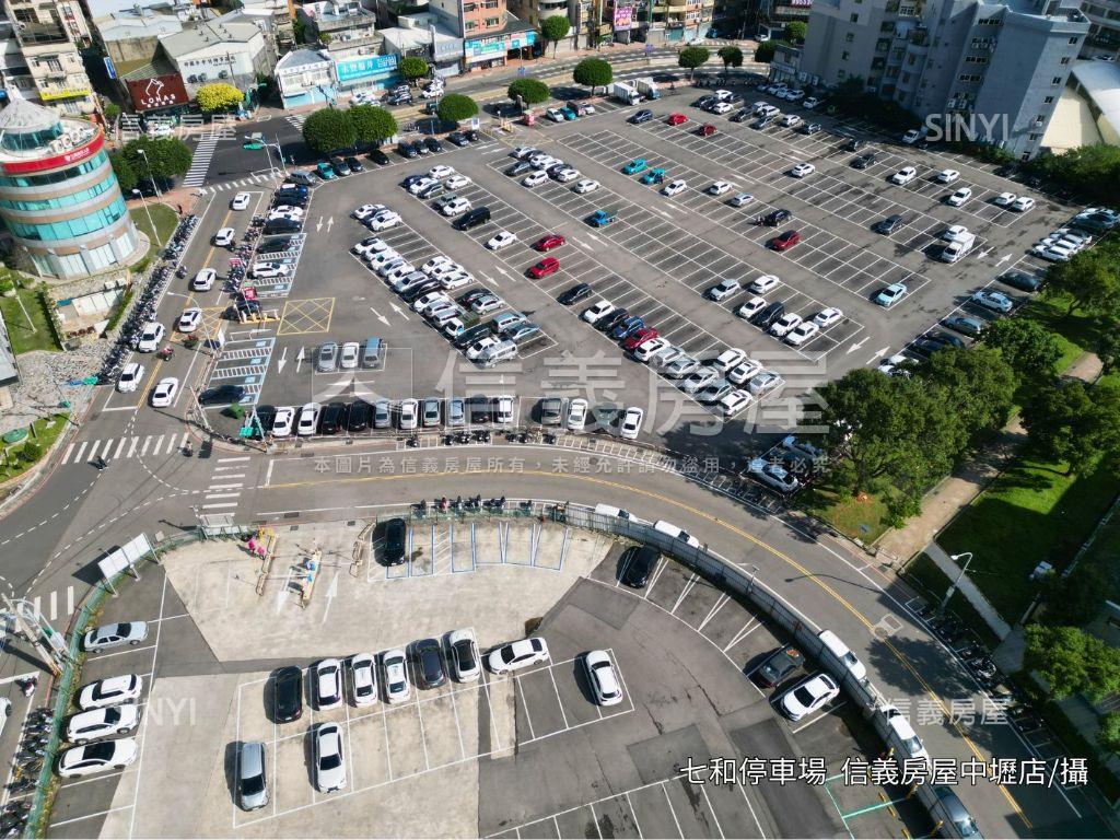 國際會館未住過兩房車位房屋室內格局與周邊環境