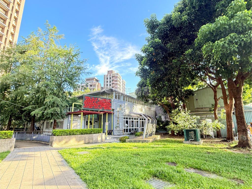 城中央低總方正２房房屋室內格局與周邊環境