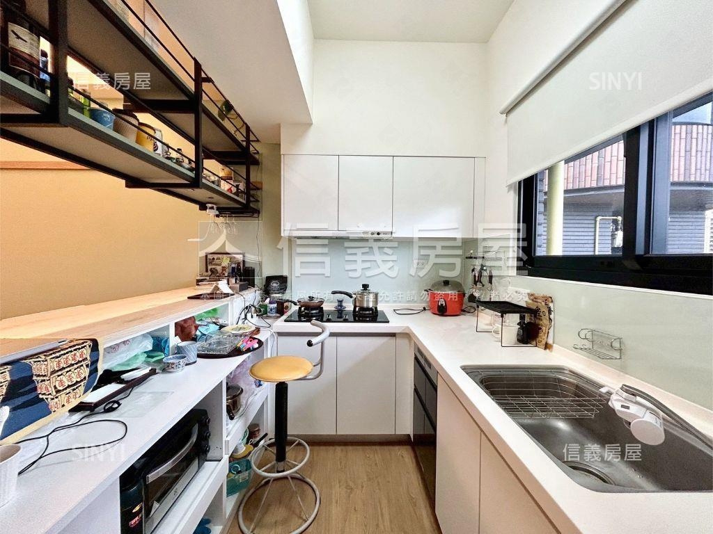 專任水公園視野美裝潢兩房房屋室內格局與周邊環境