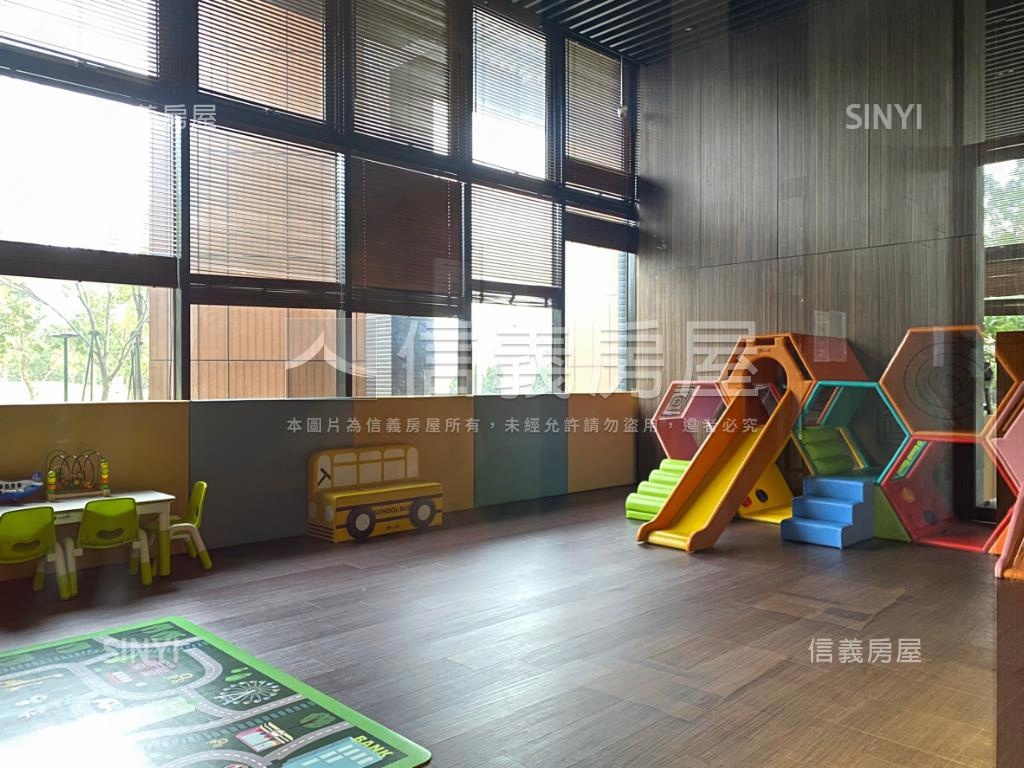 專任水公園視野美裝潢兩房房屋室內格局與周邊環境