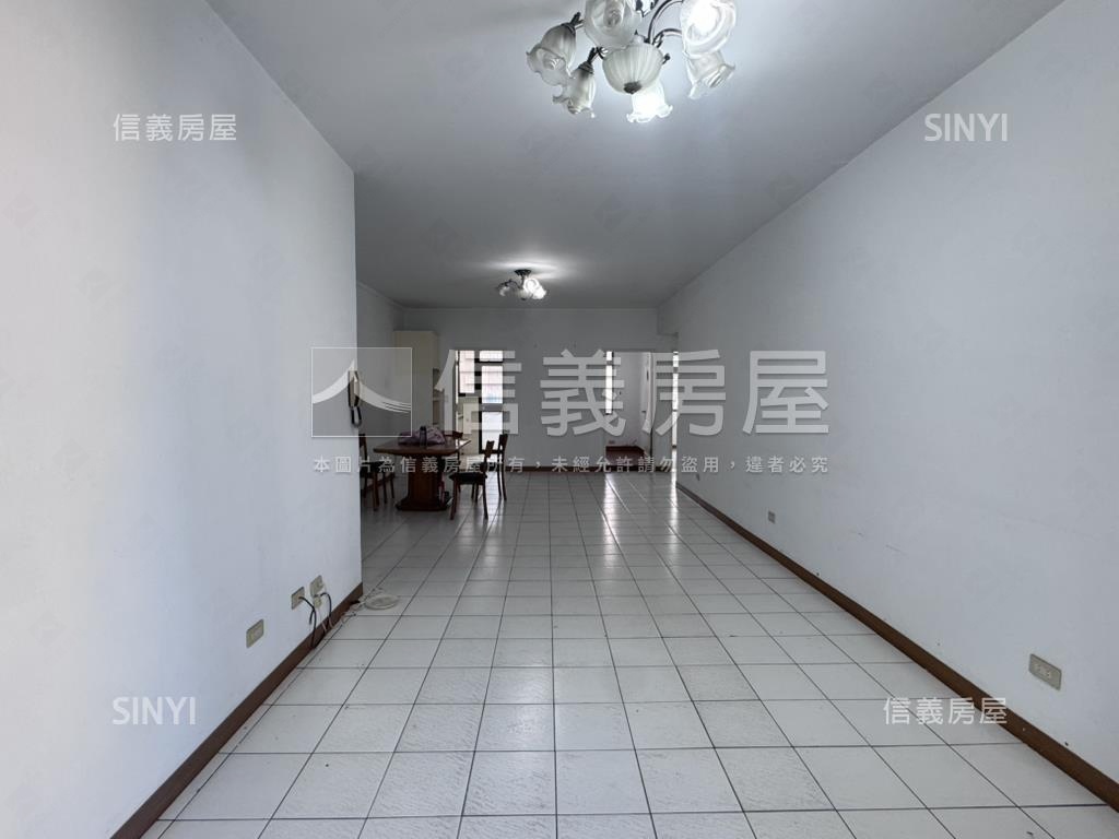 近捷運公園旁方正３房房屋室內格局與周邊環境