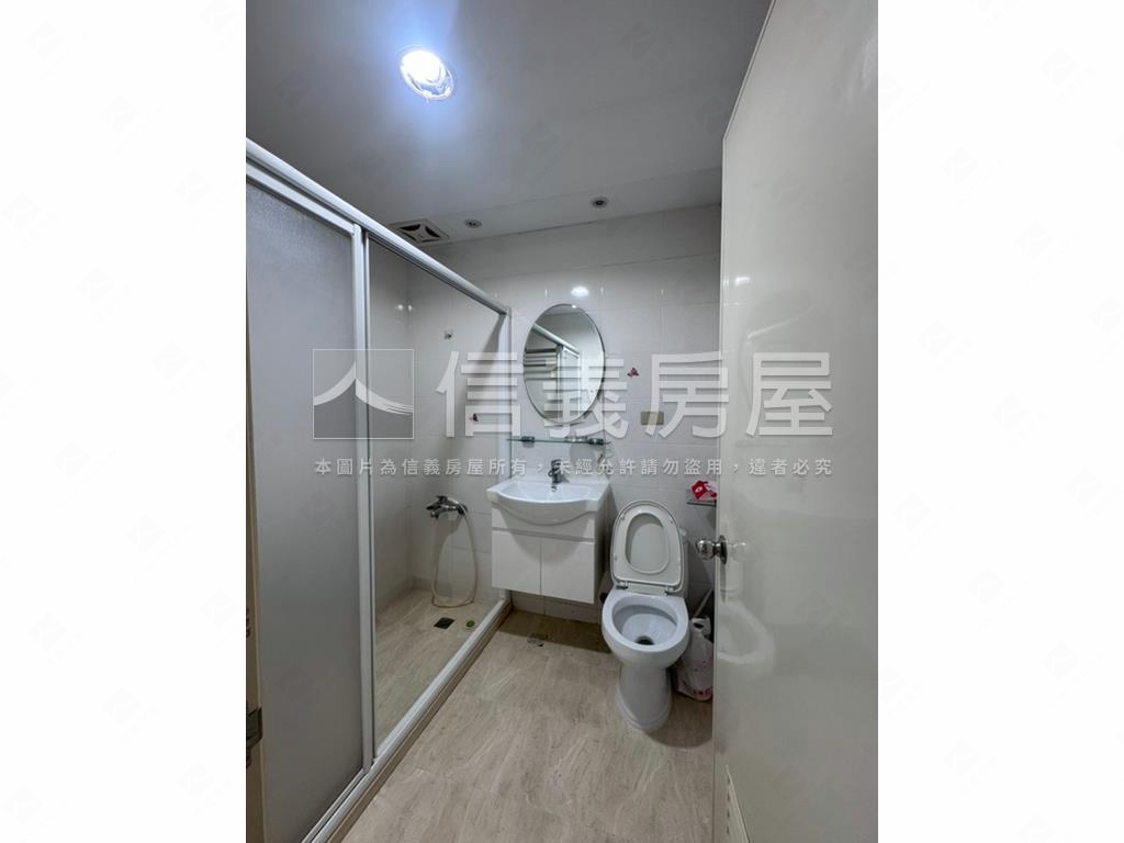 近捷運公園旁方正３房房屋室內格局與周邊環境